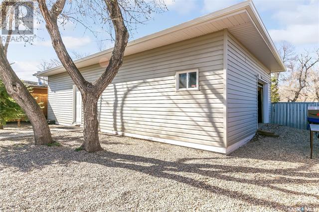 30 5th Avenue, House detached with 1 bedrooms, 2 bathrooms and null parking in Lumsden SK | Image 38