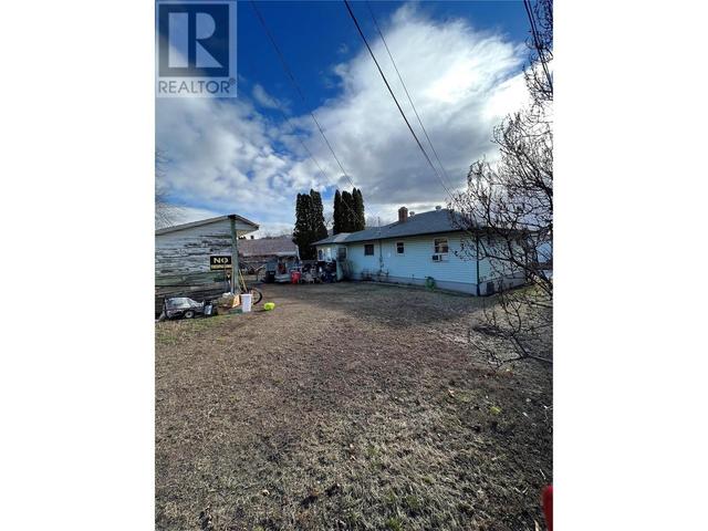 4007 30 Ave, House detached with 4 bedrooms, 2 bathrooms and 1 parking in Vernon BC | Image 8