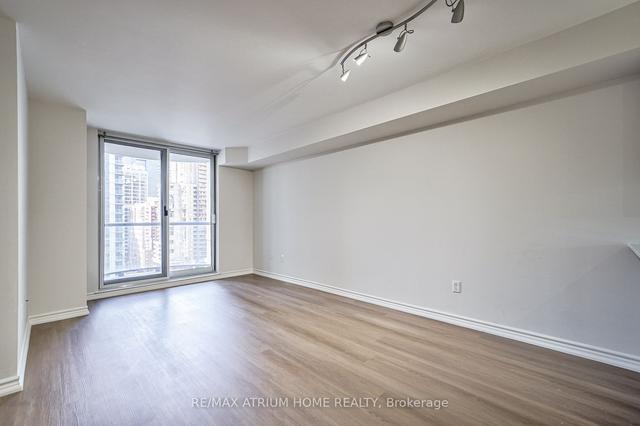1502 - 801 Bay St, Condo with 1 bedrooms, 2 bathrooms and 0 parking in Toronto ON | Image 4