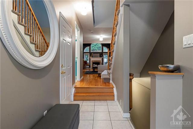 189 Scout St, Townhouse with 2 bedrooms, 2 bathrooms and 3 parking in Ottawa ON | Image 3