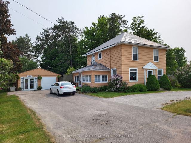 5584 Highway 12, House detached with 3 bedrooms, 2 bathrooms and 8 parking in Ramara ON | Image 1