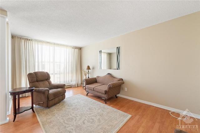 505 - 330 Centrum Blvd, Condo with 3 bedrooms, 2 bathrooms and 1 parking in Ottawa ON | Image 10
