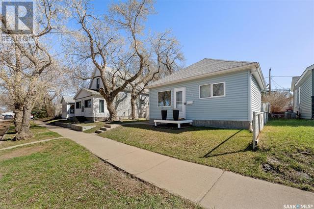 959 Iroquois Street W, House detached with 2 bedrooms, 1 bathrooms and null parking in Moose Jaw SK | Image 36