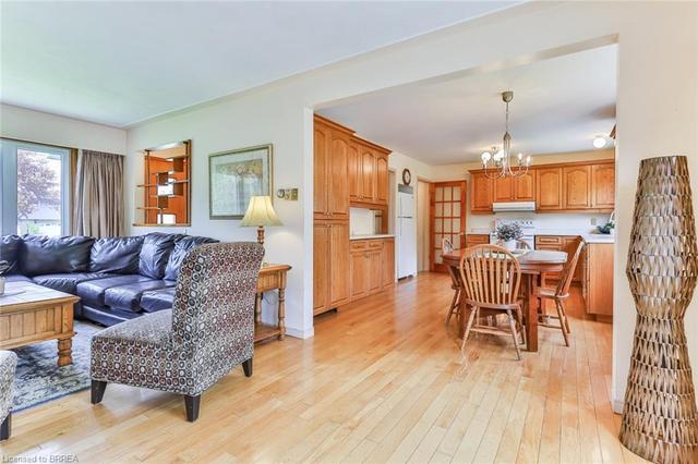 13 Pinecrest Rd, House detached with 4 bedrooms, 1 bathrooms and 3 parking in Brantford ON | Image 6
