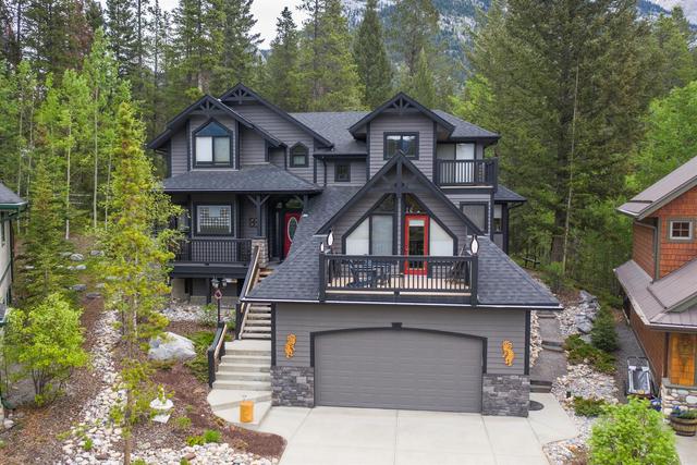 276 Eagle Terrace Rd, House detached with 5 bedrooms, 5 bathrooms and 5 parking in Canmore AB | Image 1