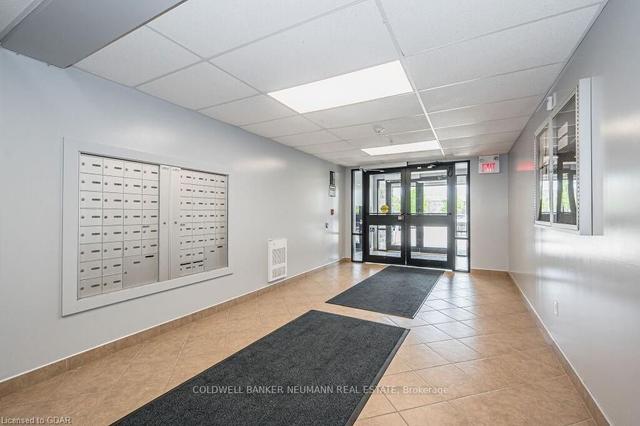 409 - 43 Waterford Dr, Condo with 2 bedrooms, 1 bathrooms and 1 parking in Guelph ON | Image 9