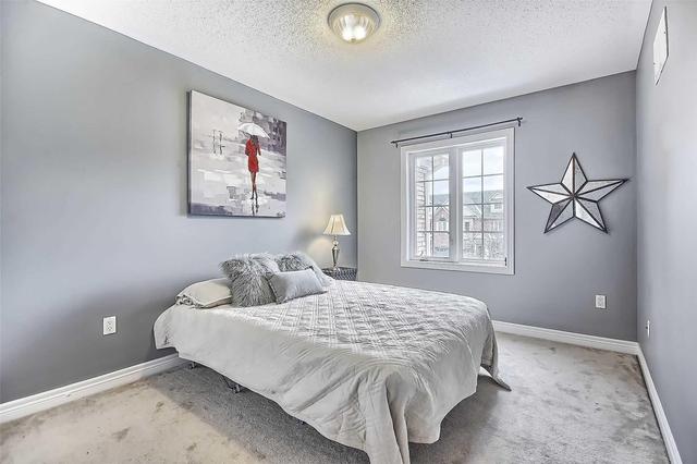 104 Kirkvalley Cres, House attached with 3 bedrooms, 4 bathrooms and 2 parking in Aurora ON | Image 11