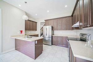 395 Windfields Farm Dr W, House detached with 4 bedrooms, 4 bathrooms and 4 parking in Oshawa ON | Image 3