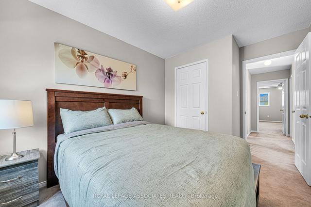 42 - 200 Cresthaven Rd, Townhouse with 3 bedrooms, 2 bathrooms and 2 parking in Brampton ON | Image 2