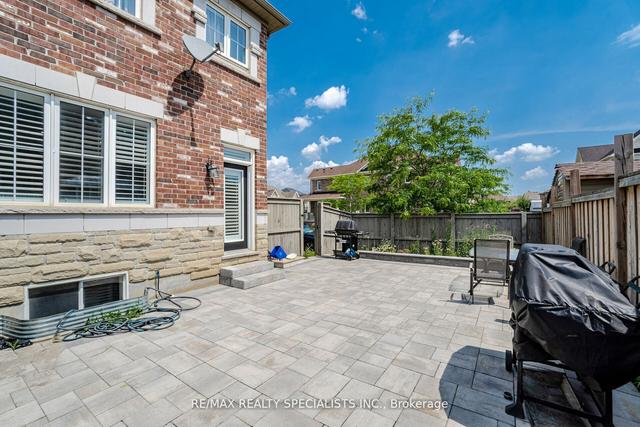 426 Queen Mary Dr, House semidetached with 4 bedrooms, 4 bathrooms and 3 parking in Brampton ON | Image 34