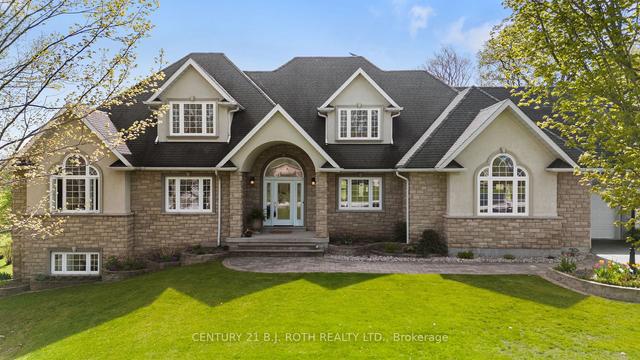 17 Forest Hill Dr, House detached with 4 bedrooms, 6 bathrooms and 13 parking in Oro Medonte ON | Image 1