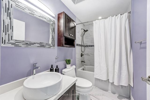 819 - 8 Telegram Mews, Condo with 4 bedrooms, 3 bathrooms and 2 parking in Toronto ON | Image 22
