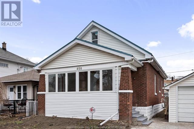850 Ellrose, House detached with 5 bedrooms, 1 bathrooms and null parking in Windsor ON | Image 3