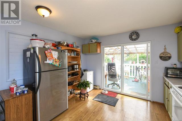 2378 Urquhart Ave, House detached with 5 bedrooms, 2 bathrooms and 4 parking in Courtenay BC | Image 7