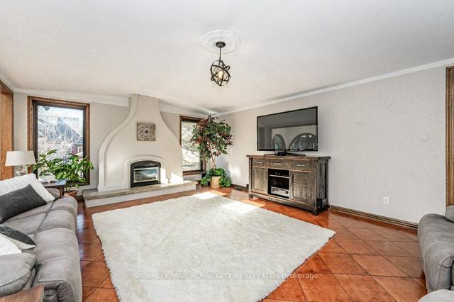 82 Sunnylea Cres, House detached with 4 bedrooms, 3 bathrooms and 7 parking in Guelph ON | Image 36