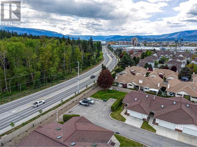 114 - 1885 Parkview Cres, House attached with 3 bedrooms, 2 bathrooms and 4 parking in Kelowna BC | Image 35