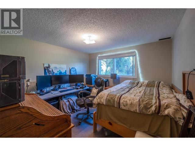 3808 Forsyth Dr, House detached with 6 bedrooms, 4 bathrooms and 2 parking in Okanagan Similkameen F BC | Image 36