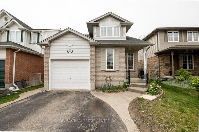 12 Whittaker Cres, House detached with 2 bedrooms, 2 bathrooms and 3 parking in Cambridge ON | Image 1