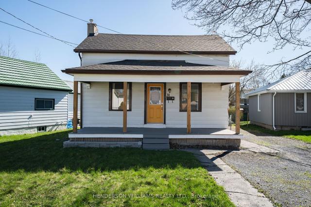 31 Frank St, House detached with 3 bedrooms, 1 bathrooms and 3 parking in Belleville ON | Image 12