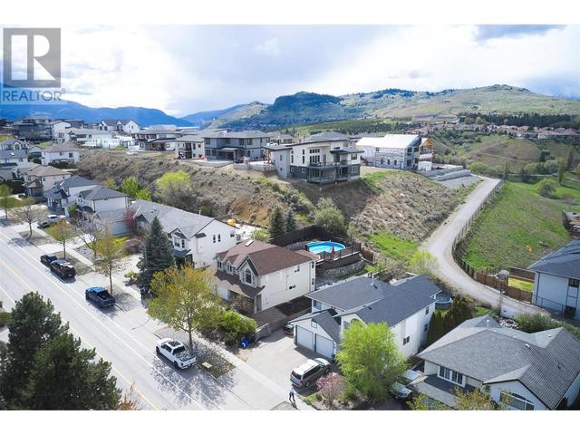936 Middleton Way, House detached with 4 bedrooms, 3 bathrooms and 6 parking in Vernon BC | Image 4