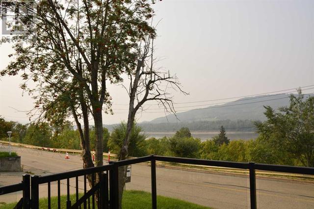 11021 101 St, House detached with 3 bedrooms, 1 bathrooms and 6 parking in Peace River AB | Image 4