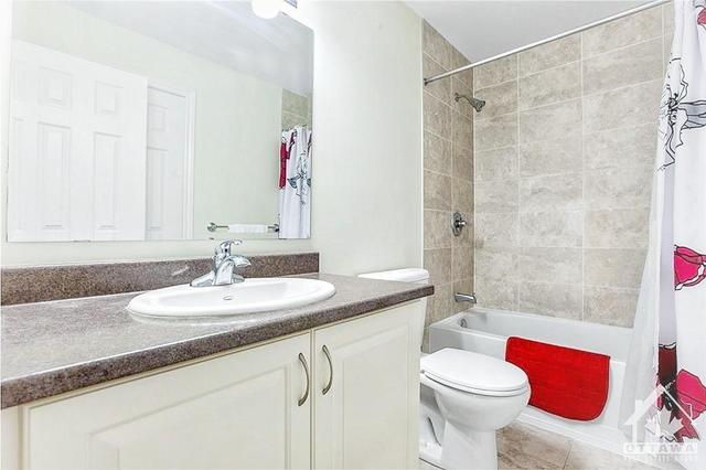 109 Calvington Ave, Townhouse with 3 bedrooms, 3 bathrooms and 3 parking in Ottawa ON | Image 22