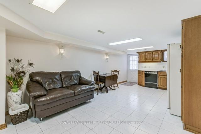 189 Beatrice St, House detached with 4 bedrooms, 4 bathrooms and 2 parking in Toronto ON | Image 16