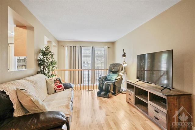 312 Quetico Private, Townhouse with 3 bedrooms, 3 bathrooms and 2 parking in Ottawa ON | Image 8