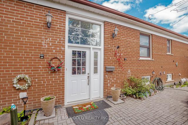 276 Gells Rd, House semidetached with 3 bedrooms, 3 bathrooms and 7 parking in Richmond Hill ON | Image 23
