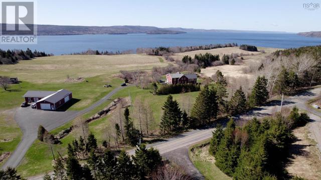 2125 Hillside Boularderie Rd, House detached with 5 bedrooms, 3 bathrooms and null parking in Cape Breton NS | Image 5