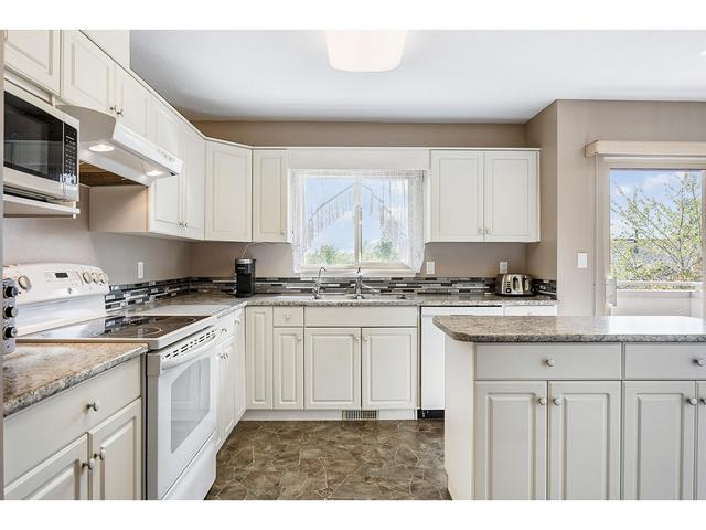 31 - 30703 Blueridge Dr, House attached with 3 bedrooms, 3 bathrooms and 2 parking in Abbotsford BC | Image 4