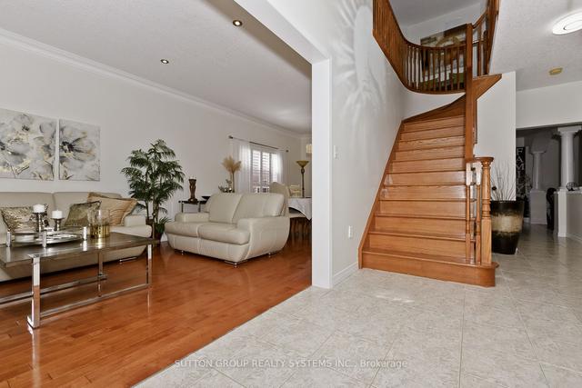 242 Gatestone Dr, House detached with 4 bedrooms, 3 bathrooms and 6 parking in Hamilton ON | Image 35