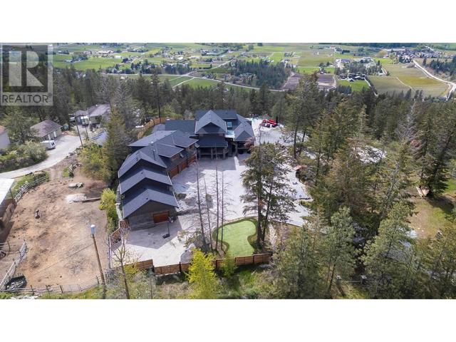 5774 Deadpine Dr, House detached with 6 bedrooms, 5 bathrooms and 3 parking in Central Okanagan BC | Image 10