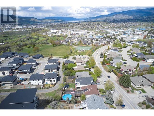 936 Middleton Way, House detached with 4 bedrooms, 3 bathrooms and 6 parking in Vernon BC | Image 8