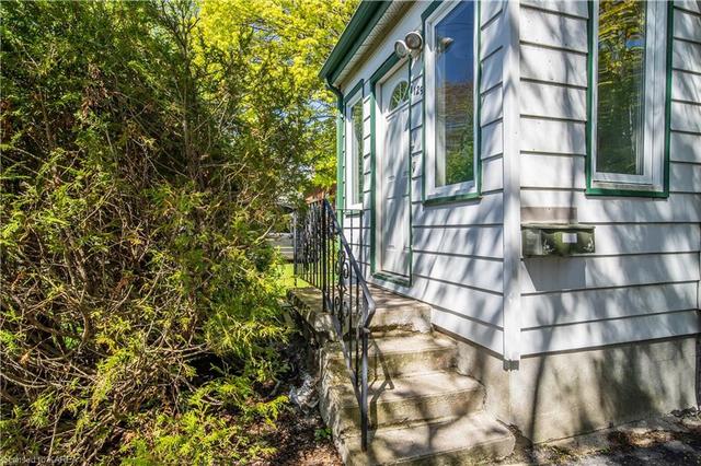 129 Carruthers Ave, House detached with 2 bedrooms, 1 bathrooms and 3 parking in Kingston ON | Image 34