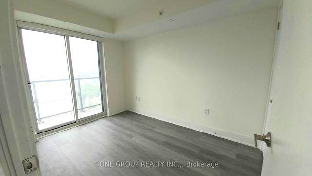 2513 - 955 Bay St, Condo with 3 bedrooms, 2 bathrooms and 1 parking in Toronto ON | Image 2