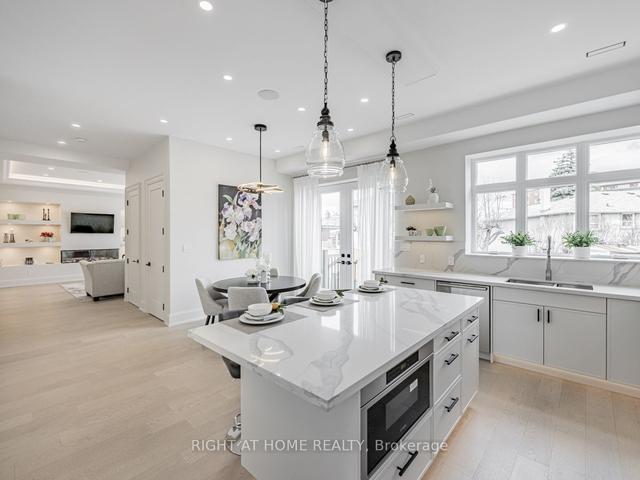 227 Renforth Dr, House detached with 4 bedrooms, 7 bathrooms and 5 parking in Toronto ON | Image 4