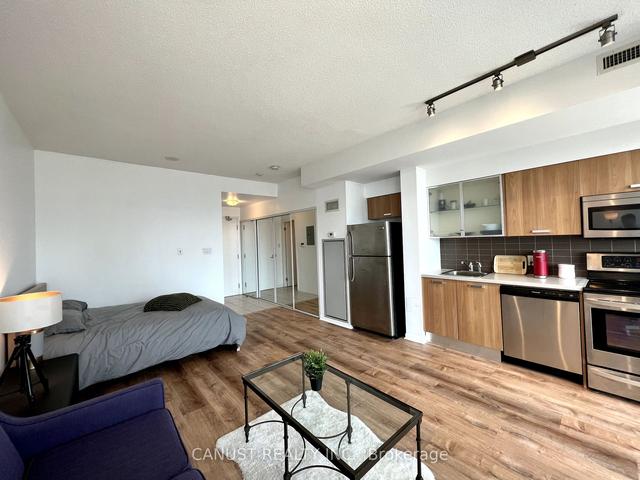 3305 - 38 Grenville St, Condo with 0 bedrooms, 1 bathrooms and 0 parking in Toronto ON | Image 12