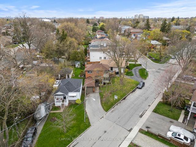 142 Mcintosh St, House detached with 3 bedrooms, 3 bathrooms and 3 parking in Toronto ON | Image 23
