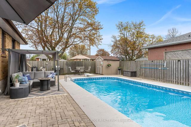 1462 Tremblay St, House detached with 3 bedrooms, 2 bathrooms and 2 parking in Oshawa ON | Image 35