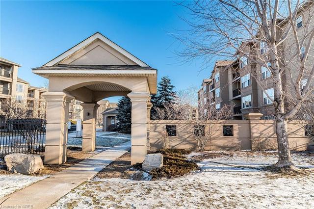 207 - 2075 appleby Appleby Line, House attached with 2 bedrooms, 1 bathrooms and 1 parking in Burlington ON | Image 1