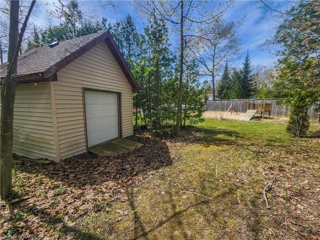 27 Hemlock Rd, House detached with 3 bedrooms, 2 bathrooms and 6 parking in South Bruce Peninsula ON | Image 14