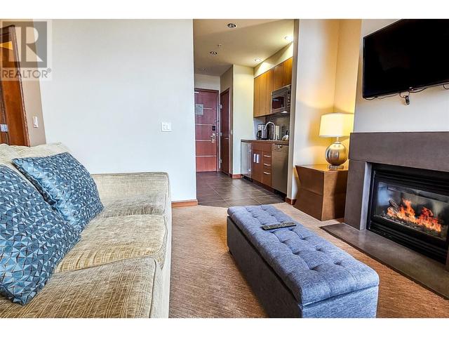 1212 - 2950 Camozzi Road, Condo with 1 bedrooms, 1 bathrooms and null parking in Revelstoke BC | Image 5