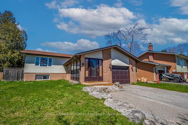5 Cedar Tree Lane, House detached with 2 bedrooms, 2 bathrooms and 5 parking in Kawartha Lakes ON | Image 1
