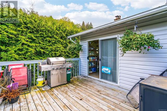 5670 Yorkshire Terr, House detached with 3 bedrooms, 2 bathrooms and 4 parking in Nanaimo BC | Image 44