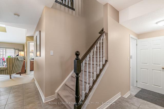 110 Mcarthur Cres, House attached with 3 bedrooms, 4 bathrooms and 2 parking in Guelph ON | Image 37