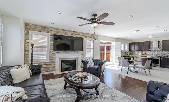 71 Ledger Point Cres, House detached with 4 bedrooms, 5 bathrooms and 6 parking in Brampton ON | Image 7
