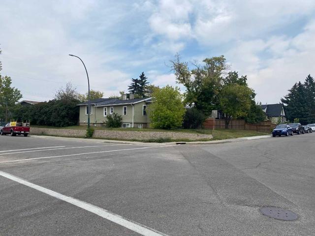 2802 15 Ave Se, House detached with 2 bedrooms, 2 bathrooms and null parking in Calgary AB | Image 4