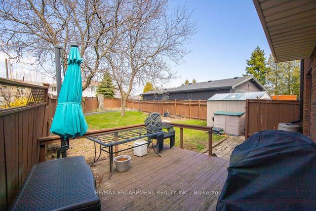 7 Hugo Crt, House semidetached with 3 bedrooms, 3 bathrooms and 3 parking in Hamilton ON | Image 10