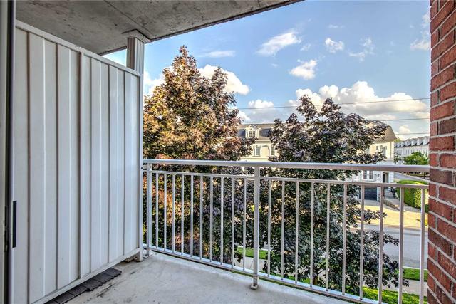 305 - 35 Hunt Ave, Condo with 2 bedrooms, 2 bathrooms and 1 parking in Richmond Hill ON | Image 4
